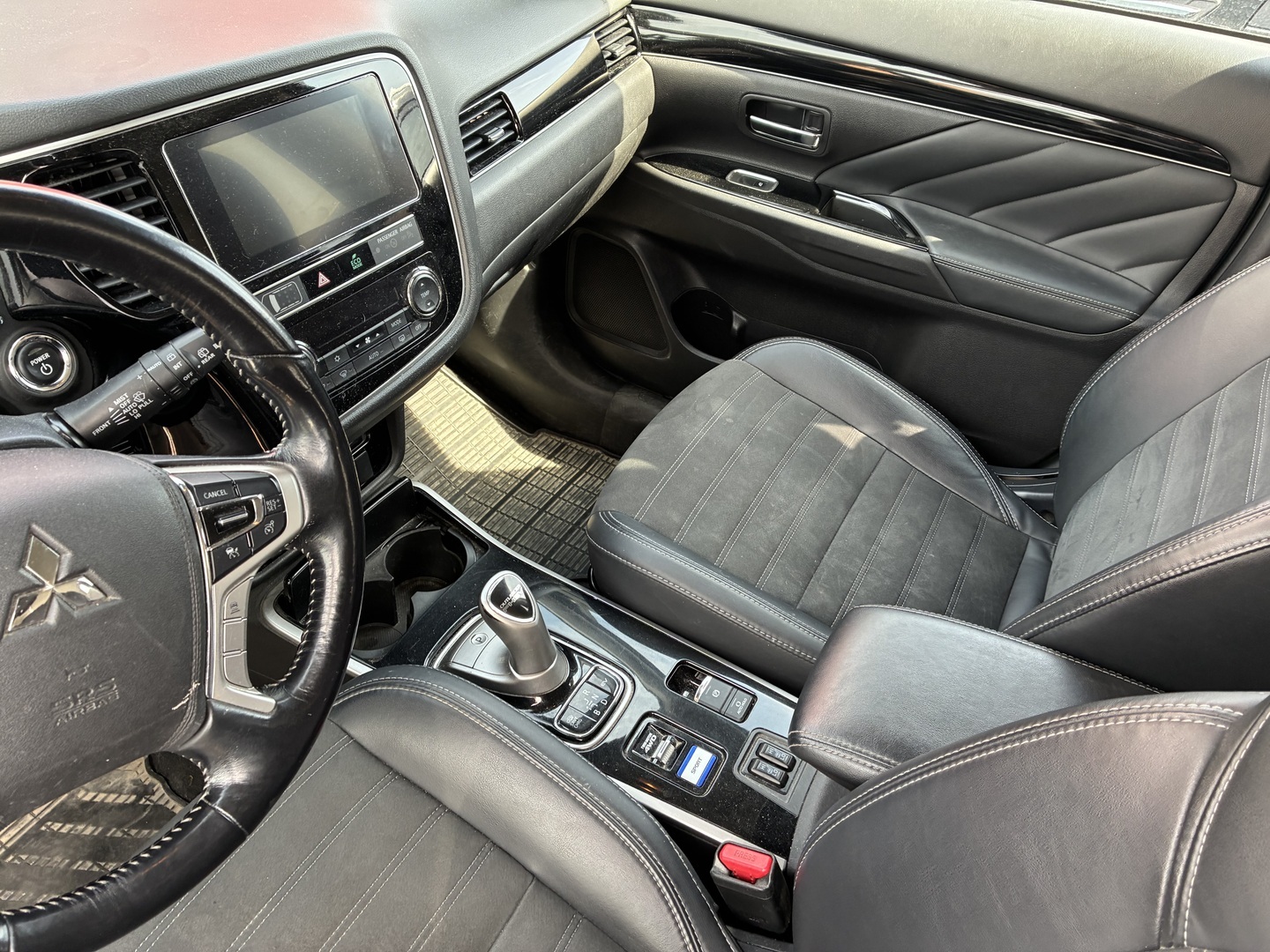 Mitsubishi - Outlander PHEV - Instyle 4WD 5P - Maastoauto