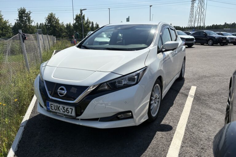 Nissan - Leaf - Tekna 40 kWh FI **Juuri Tullut!** - Tila-auto