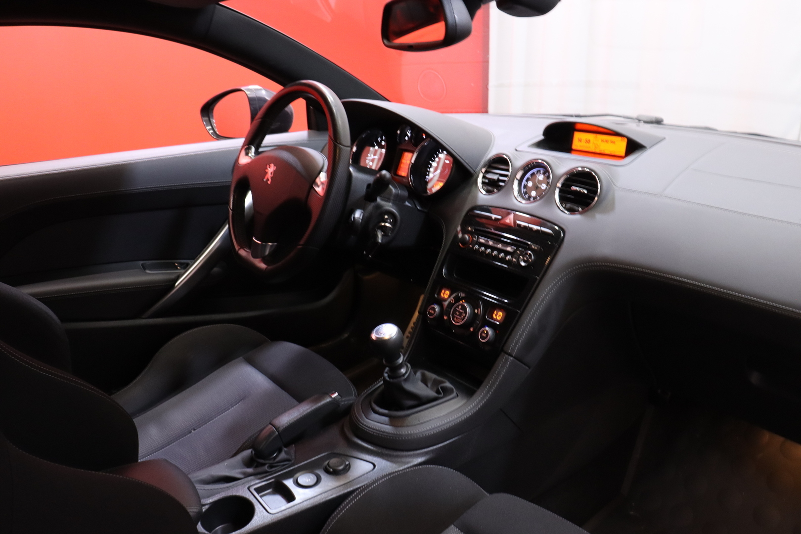 Peugeot - RCZ - THP 156 // Vakkari / P.tutkat / Radio // - Coupe