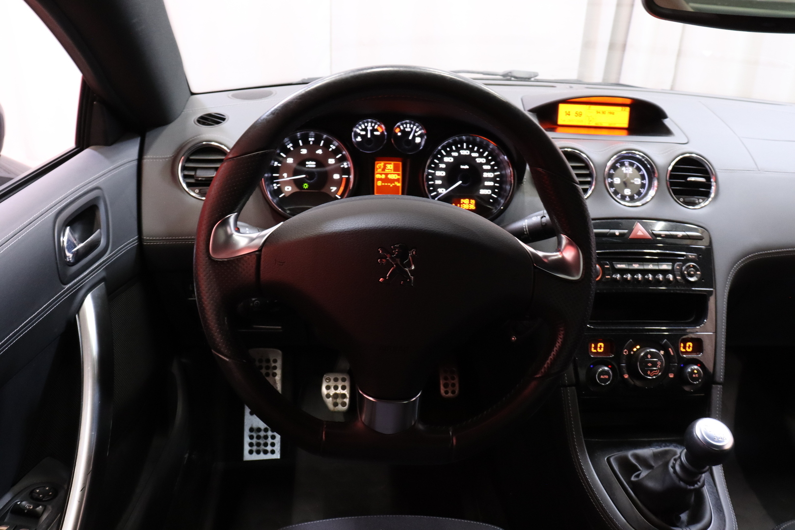 Peugeot - RCZ - THP 156 // Vakkari / P.tutkat / Radio // - Coupe