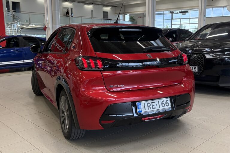 Peugeot e-208