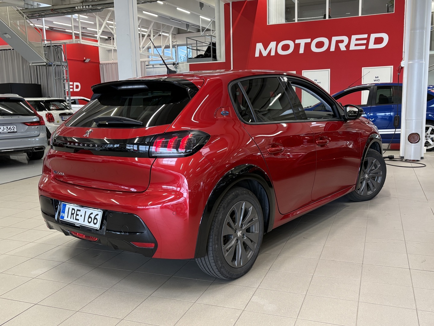 Peugeot - e-208 - Allure Pack 50 kWh 136 Automaatti **Juuri Tullut! / 1-om Suomi-auto / Lämpöpumppu / Kamera / 2x renkaat ja vanteet** - Viistoperä
