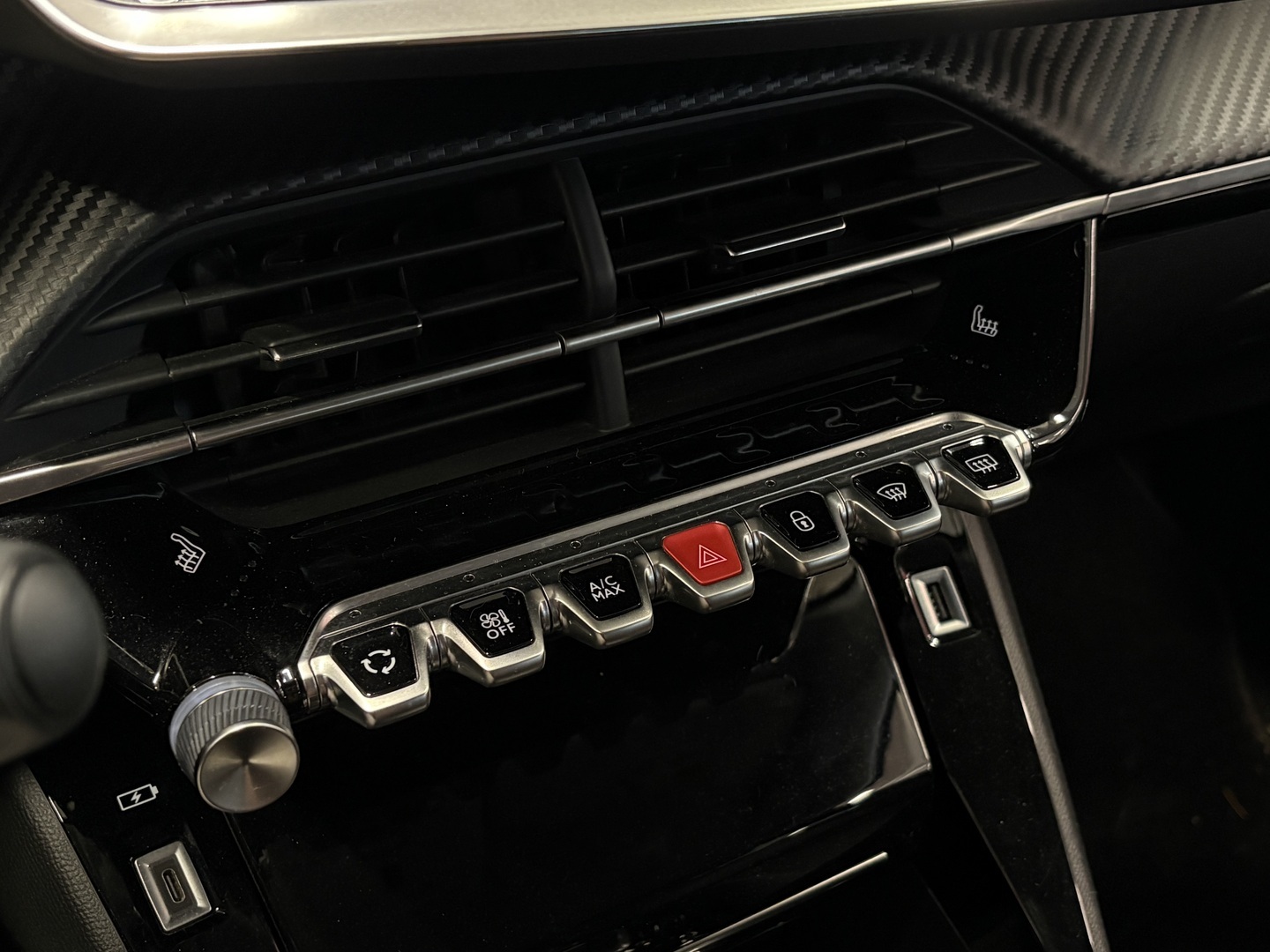 Peugeot - e-208 - Allure Pack 50 kWh 136 Automaatti **Juuri Tullut! / 1-om Suomi-auto / Lämpöpumppu / Kamera / 2x renkaat ja vanteet** - Viistoperä