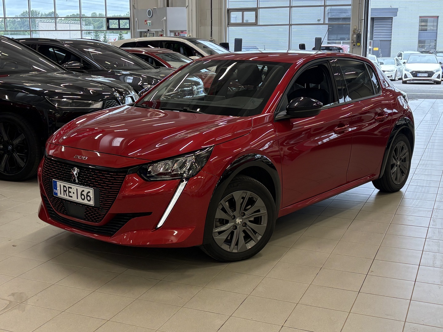 Peugeot - e-208 - Allure Pack 50 kWh 136 Automaatti **Juuri Tullut! / 1-om Suomi-auto / Lämpöpumppu / Kamera / 2x renkaat ja vanteet** - Viistoperä