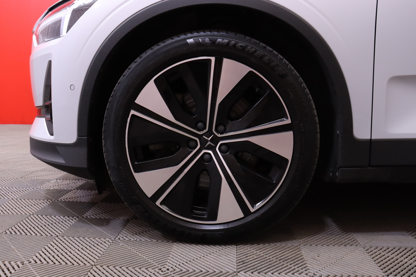 Polestar - 2 - Long Range Dual Motor, 300kW, 78kWh / Lämpöpummpu / H&K / Panorama / LED / 360° // - Viistoperä