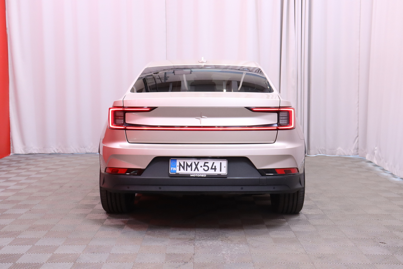 Polestar - 2 - Standard Range Single Motor, 170kW, 69kWh / Suomi-auto / Vakkari / Kamera / Koukku // - Viistoperä
