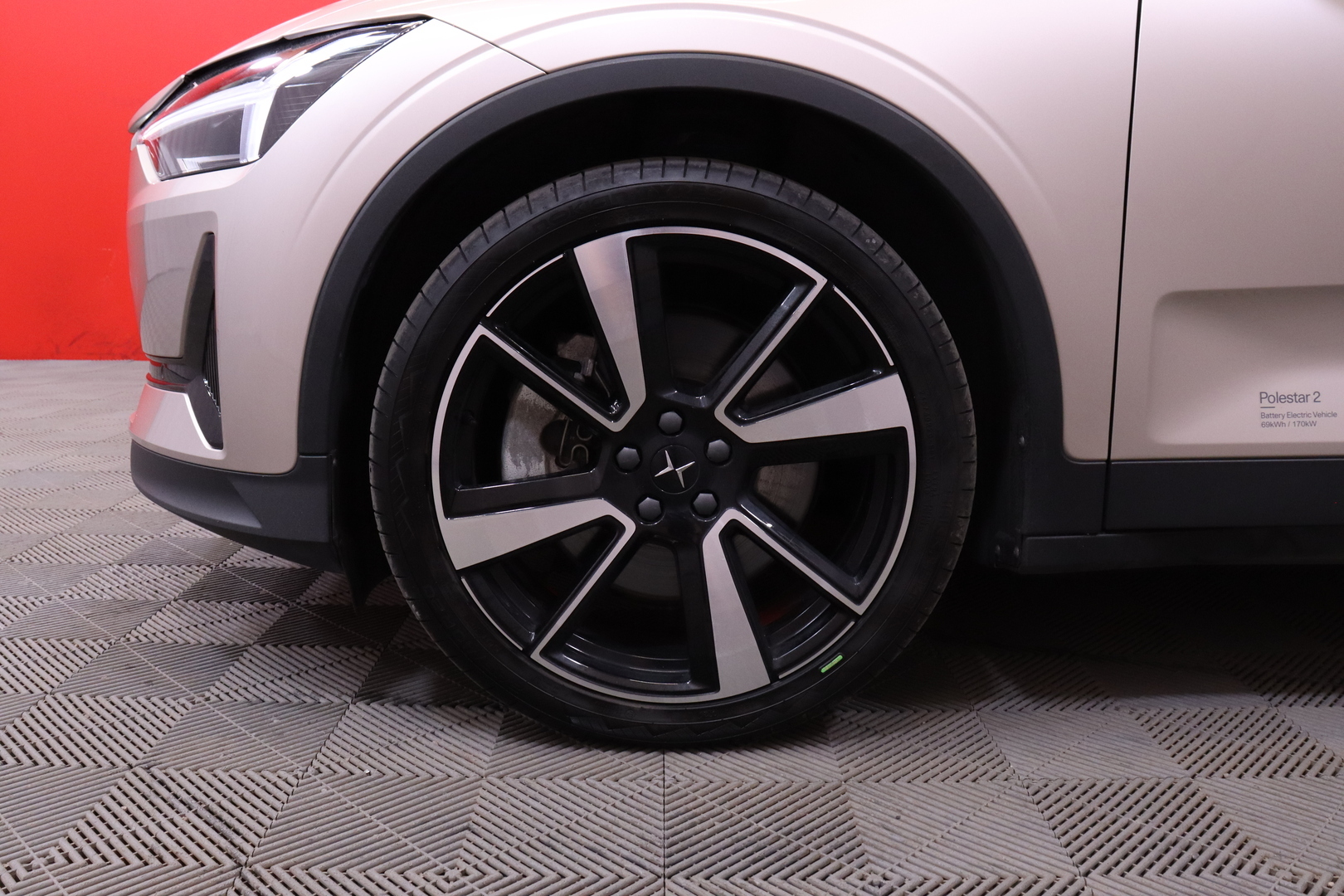 Polestar - 2 - Standard Range Single Motor, 170kW, 69kWh / Suomi-auto / Vakkari / Kamera / Koukku // - Viistoperä