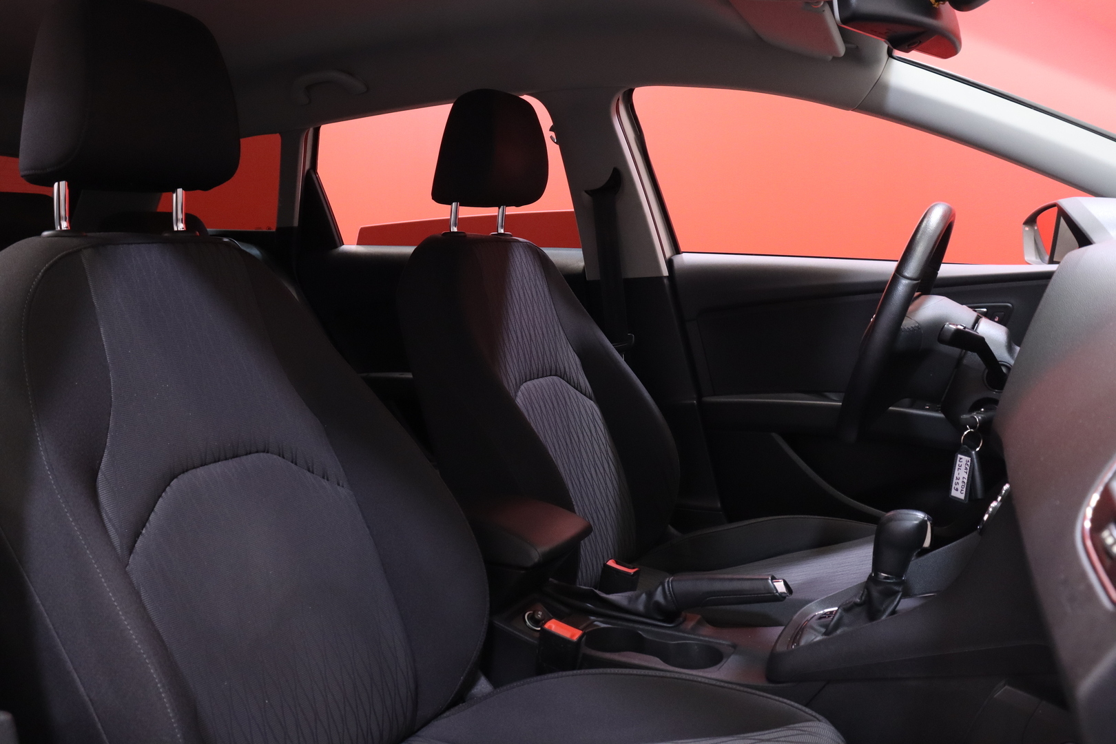 Seat - Leon ST - 1,2 TSI 105 Style DSG // Lohko+ sisähaara / Vakkari / P.tutkat / LED // - Farmari
