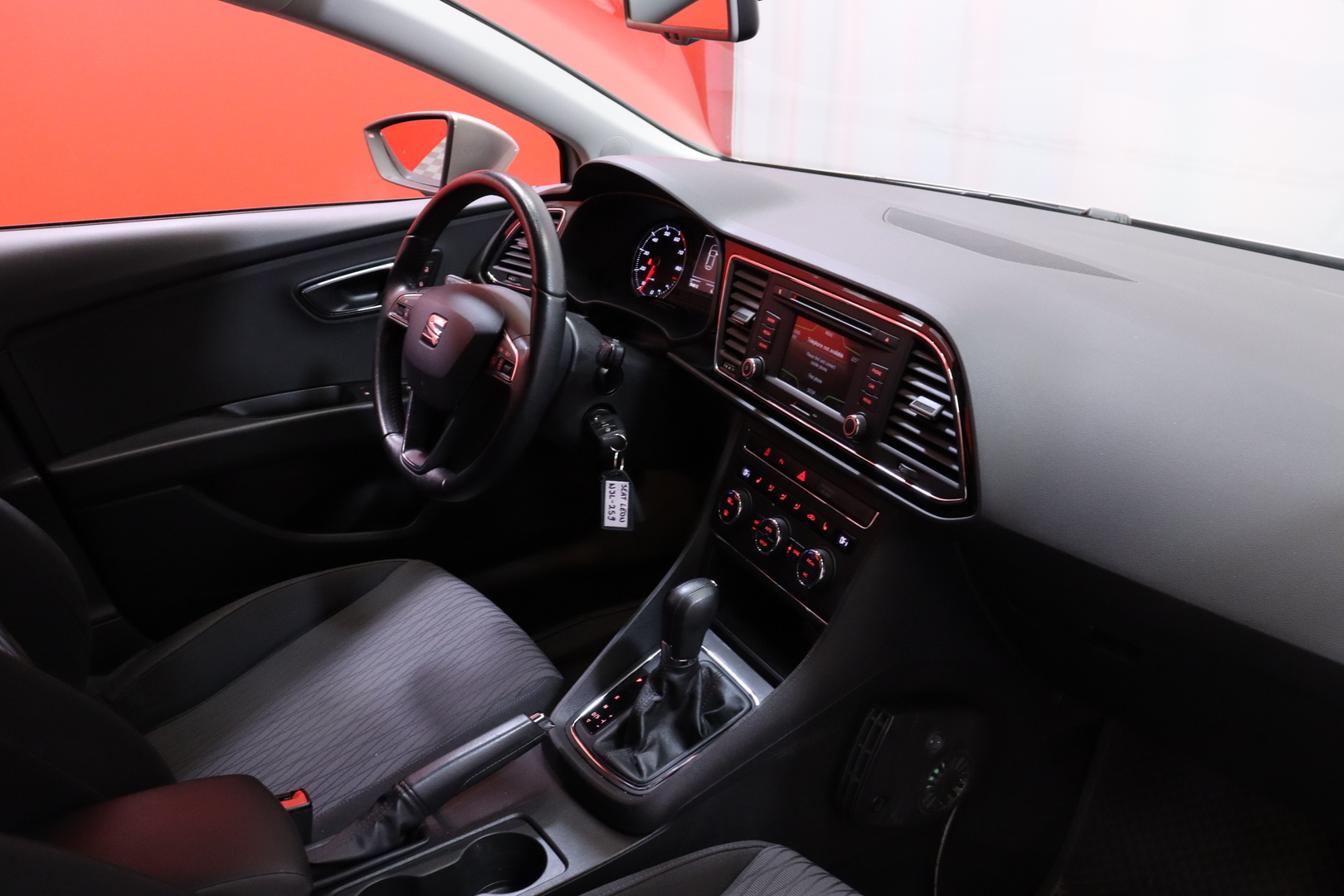 Seat - Leon ST - 1,2 TSI 105 Style DSG // Lohko+ sisähaara / Vakkari / P.tutkat / LED // - Farmari