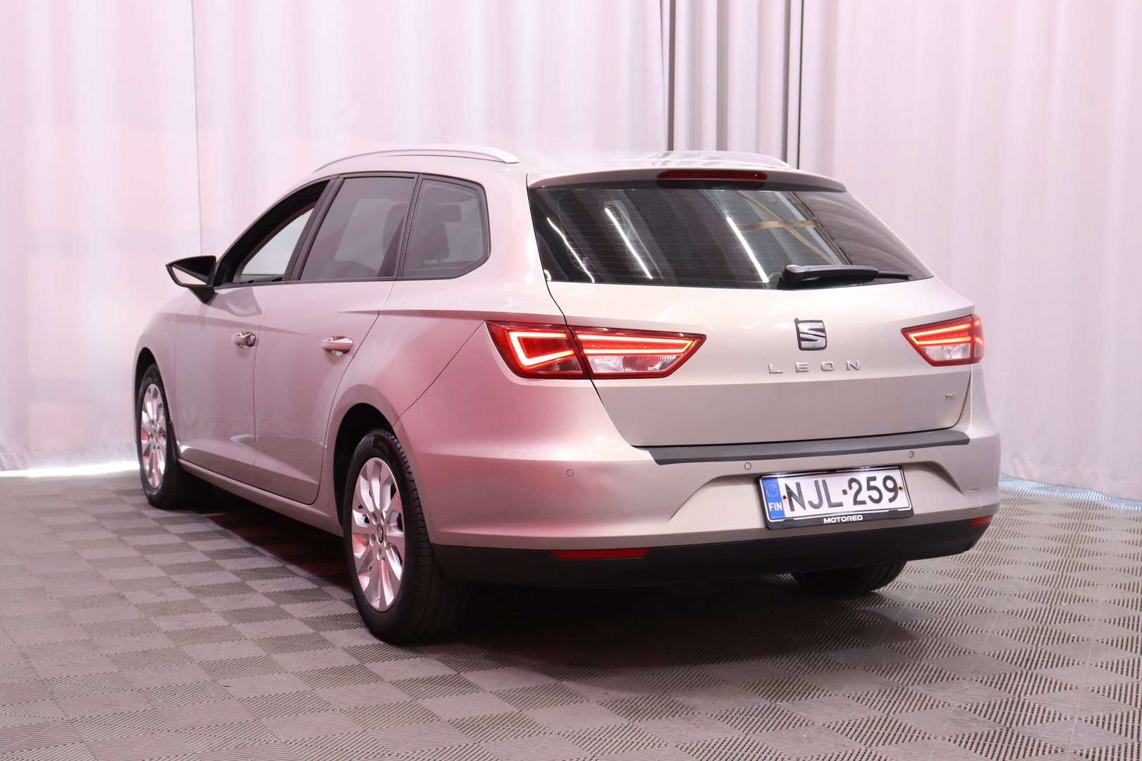 Seat - Leon ST - 1,2 TSI 105 Style DSG // Lohko+ sisähaara / Vakkari / P.tutkat / LED // - Farmari