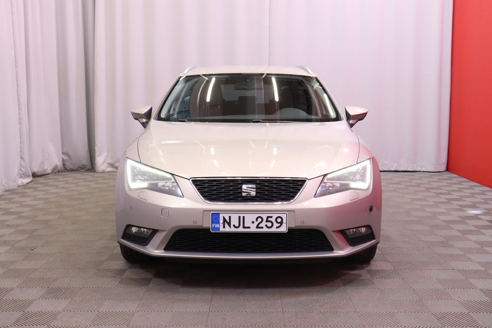 Seat - Leon ST - 1,2 TSI 105 Style DSG // Lohko+ sisähaara / Vakkari / P.tutkat / LED // - Farmari