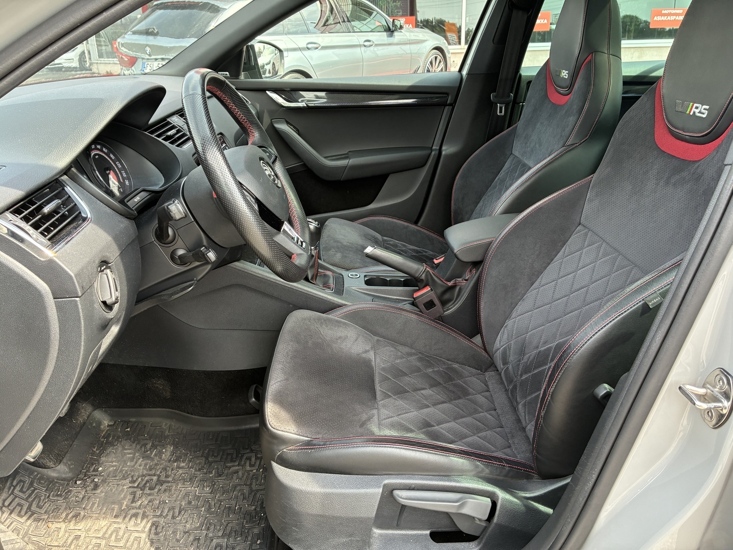 Skoda - Octavia - Combi 2,0 TDI RS - Farmari
