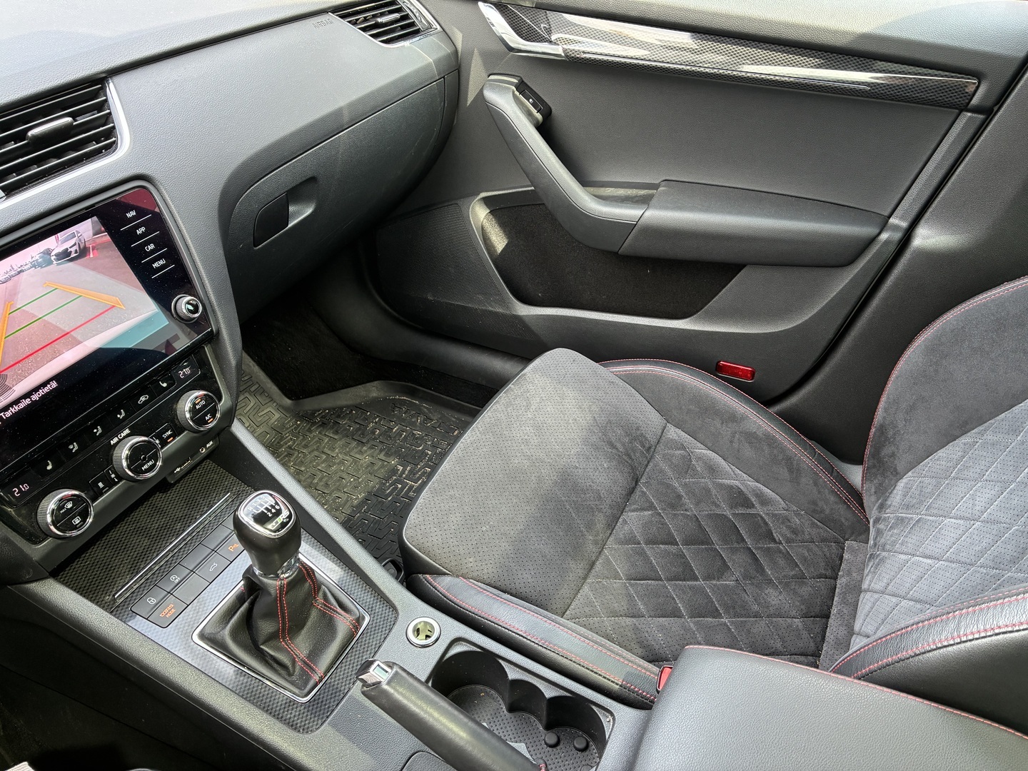 Skoda - Octavia - Combi 2,0 TDI RS - Farmari