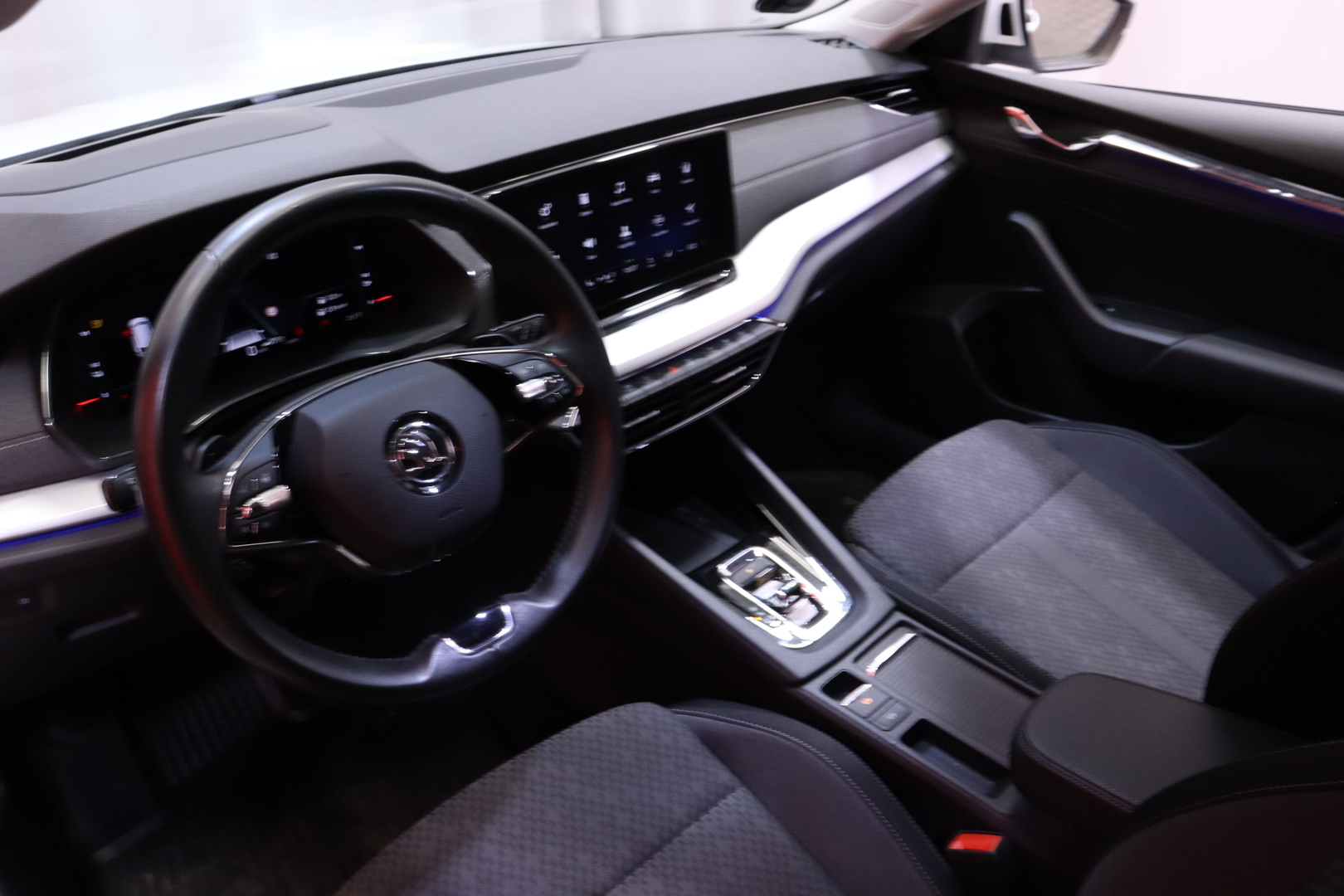 Skoda - Octavia - Combi 1,4 TSI PHEV Style iV DSG Autom // Kamera / Webasto / ACC / Digimittari / Navi // - Farmari