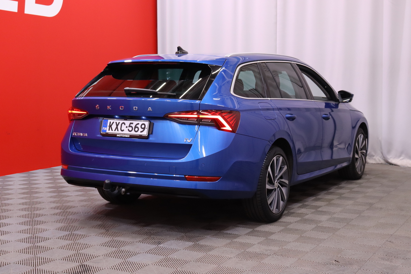 Skoda - Octavia - Combi 1.4 TSI PHEV Style iV DSG Autom. // Webasto / Koukku / ACC / DCC / Kamera / Matrix // - Farmari