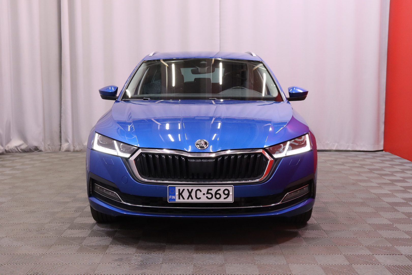 Skoda - Octavia - Combi 1.4 TSI PHEV Style iV DSG Autom. // Webasto / Koukku / ACC / DCC / Kamera / Matrix // - Farmari