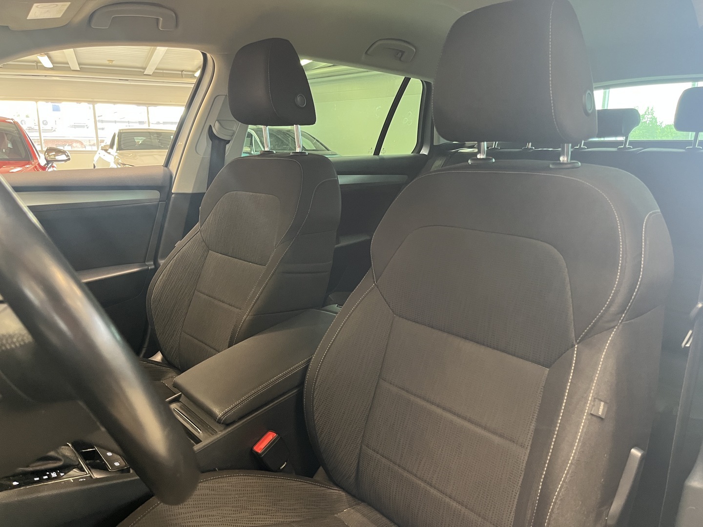 Skoda - Superb - Combi 1,5 TSI ACT Ambition BusinessLine DSG Autom. **Suomi-auto / Webasto / Vetokoukku** - Farmari