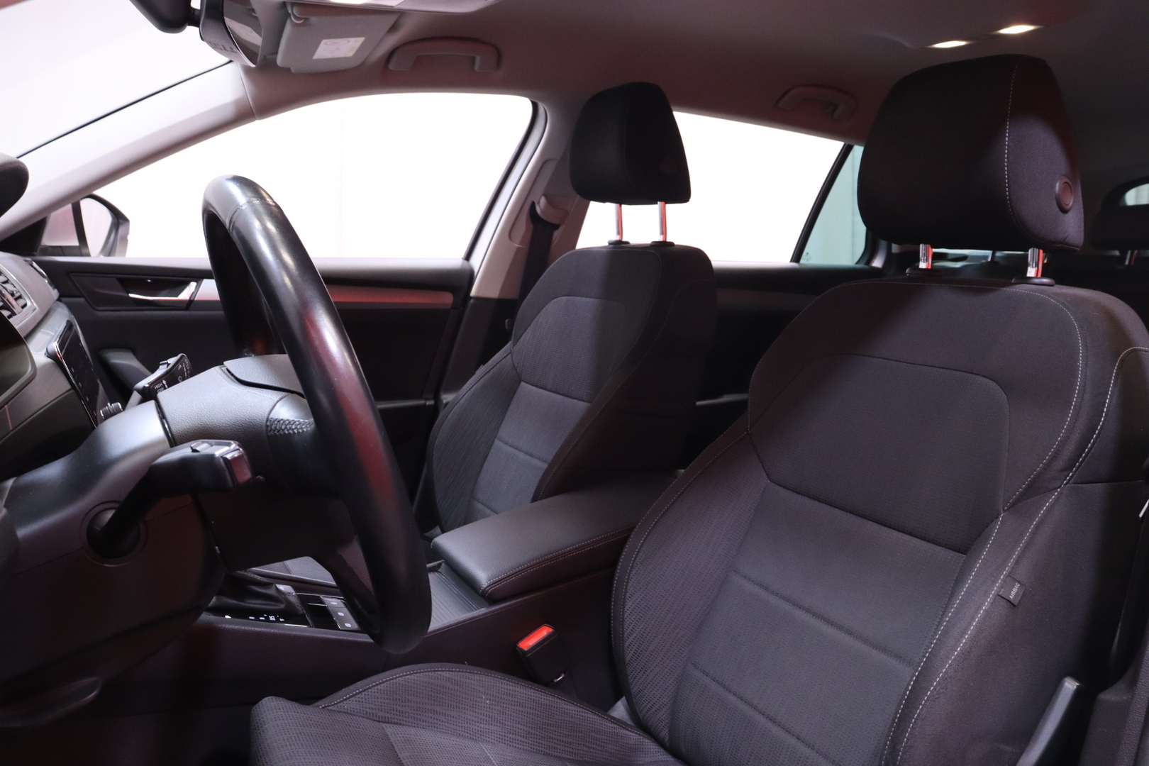 Skoda - Superb - Combi 1,5 TSI ACT Ambition BusinessLine DSG Autom. **Suomi-auto / Webasto / Vetokoukku** - Farmari