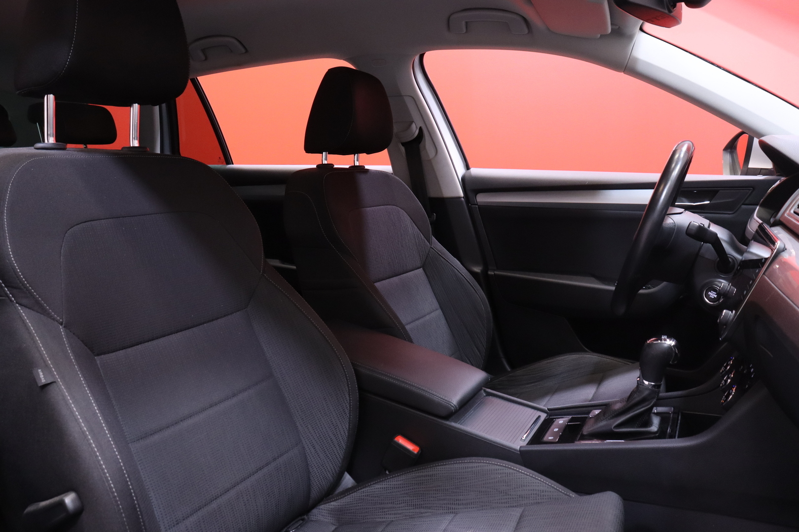 Skoda - Superb - Combi 1,5 TSI ACT Ambition BusinessLine DSG Autom. **Suomi-auto / Webasto / Vetokoukku** - Farmari