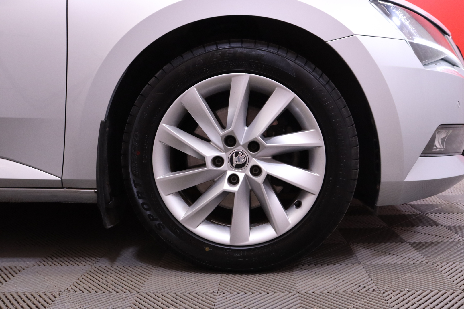 Skoda - Superb - Combi 1,5 TSI ACT Ambition BusinessLine DSG Autom. **Suomi-auto / Webasto / Vetokoukku** - Farmari