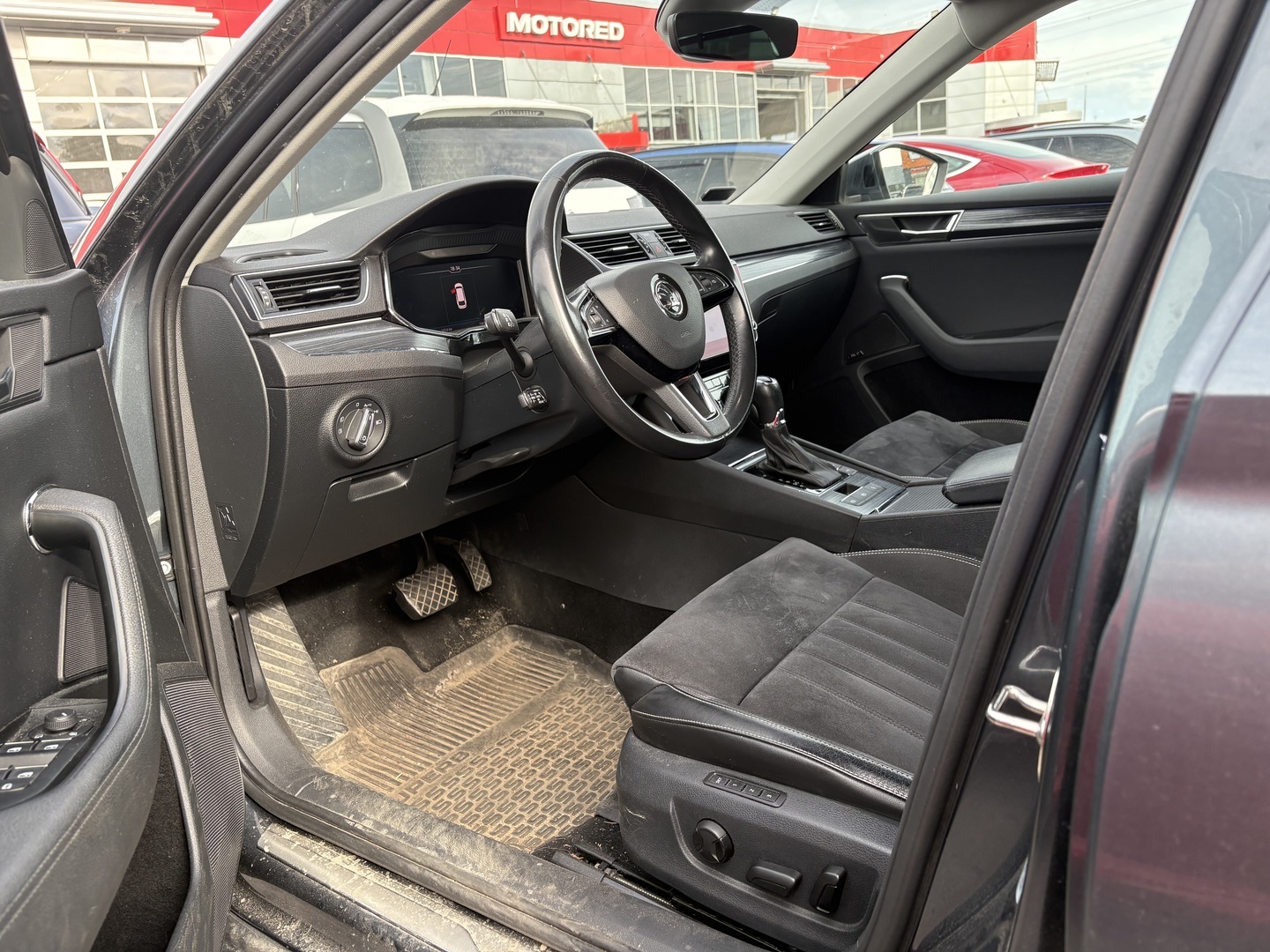 Skoda - Superb - Combi 2,0 TDI 150 Style DSG Autom. ** Juuri Tullut / Suomi-auto / Webasto / Digimittaristo / ACC / Canton / Koukku** - Farmari