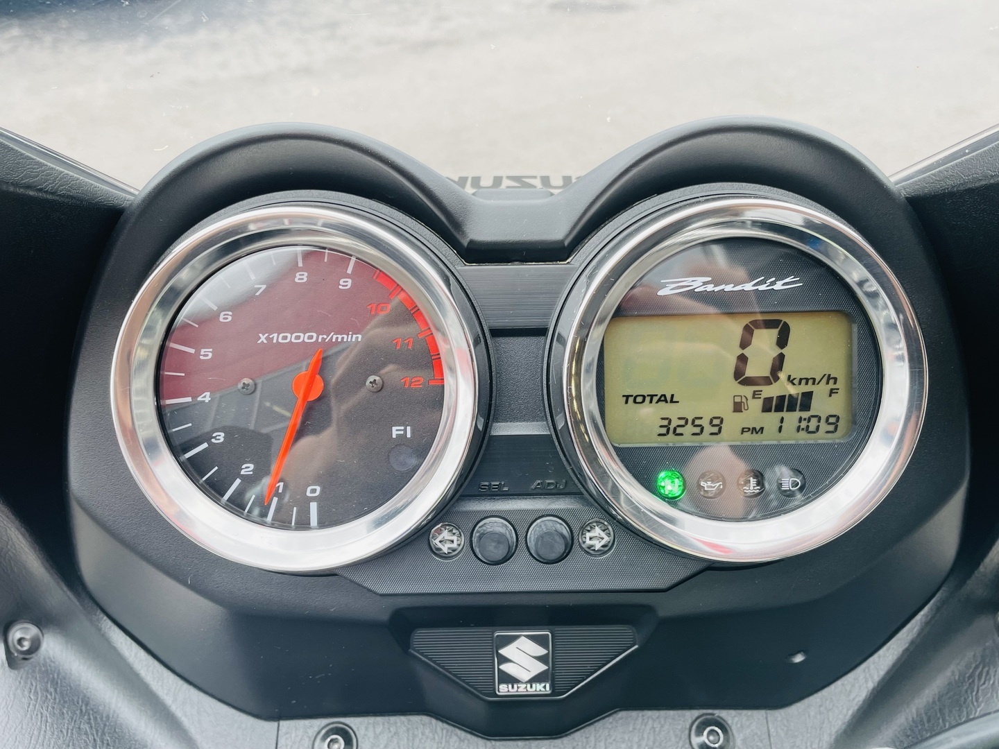 Suzuki - GSF - 1250 S Bandit // 1. OM Suomi-Pyörä / Kuin uusi, ajettu vain 3259km / 3x Laukut // - Moottoripyörä