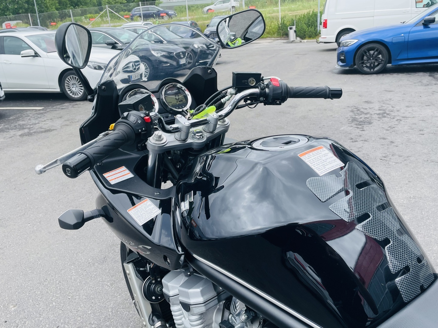 Suzuki - GSF - 1250 S Bandit // 1. OM Suomi-Pyörä / Kuin uusi, ajettu vain 3259km / 3x Laukut // - Moottoripyörä