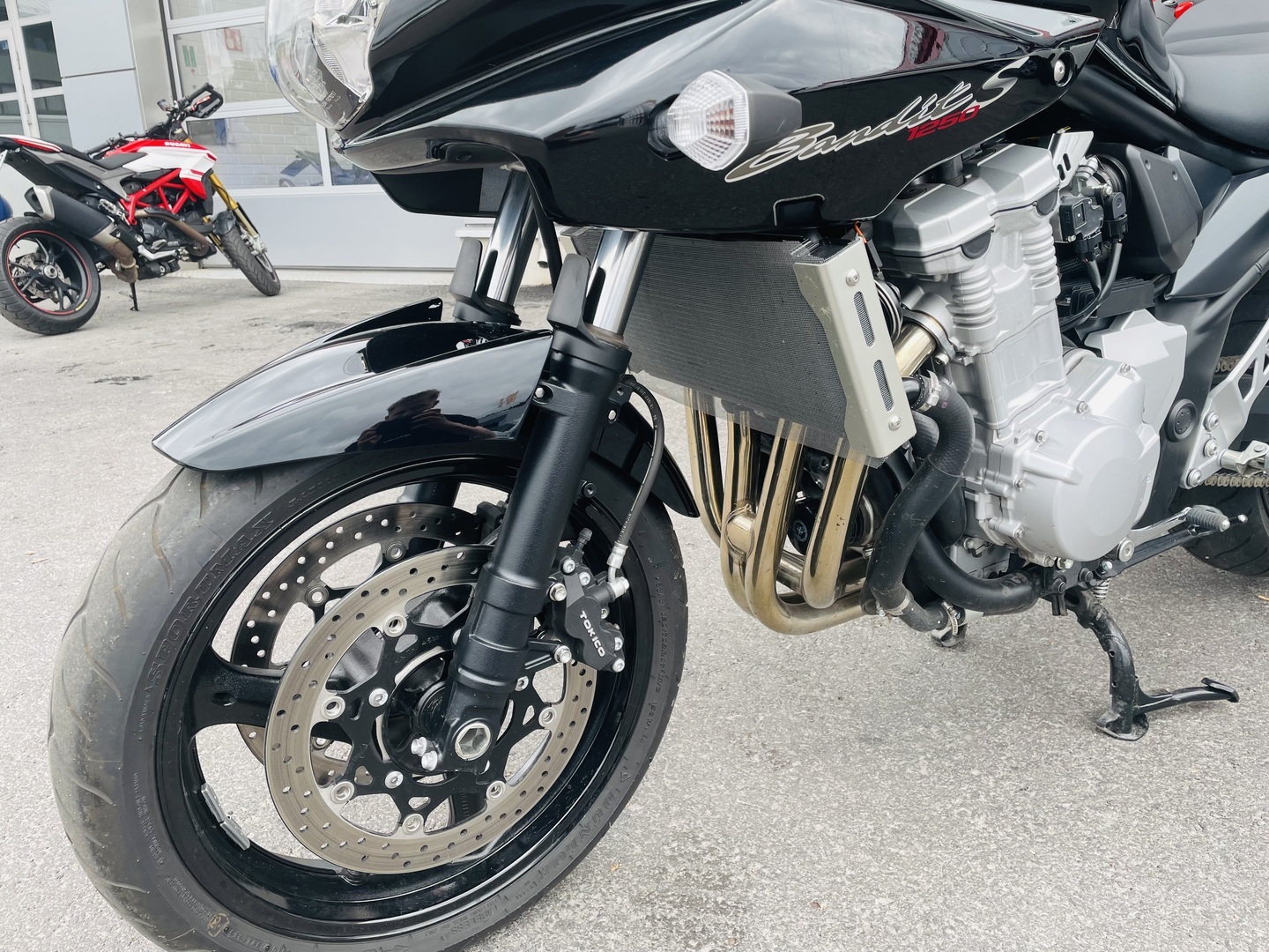 Suzuki - GSF - 1250 S Bandit // 1. OM Suomi-Pyörä / Kuin uusi, ajettu vain 3259km / 3x Laukut // - Moottoripyörä