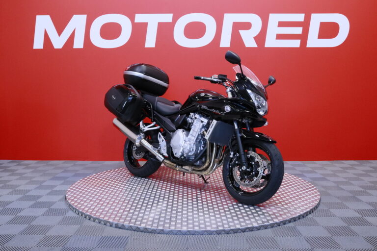 Suzuki - GSF - 1250 S Bandit // 1. OM Suomi-Pyörä / Kuin uusi, ajettu vain 3259km / 3x Laukut // - Moottoripyörä