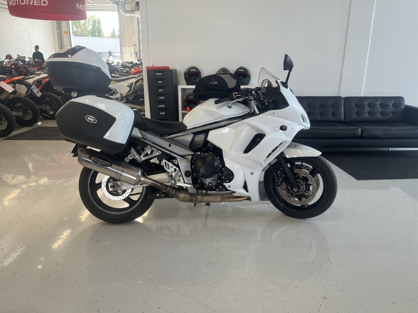 Suzuki - GSX - 1250 FA // Juuri Saapunut! / 4x laukut / Suomi-pyörä / ABS / Huoltokirja // - Moottoripyörä