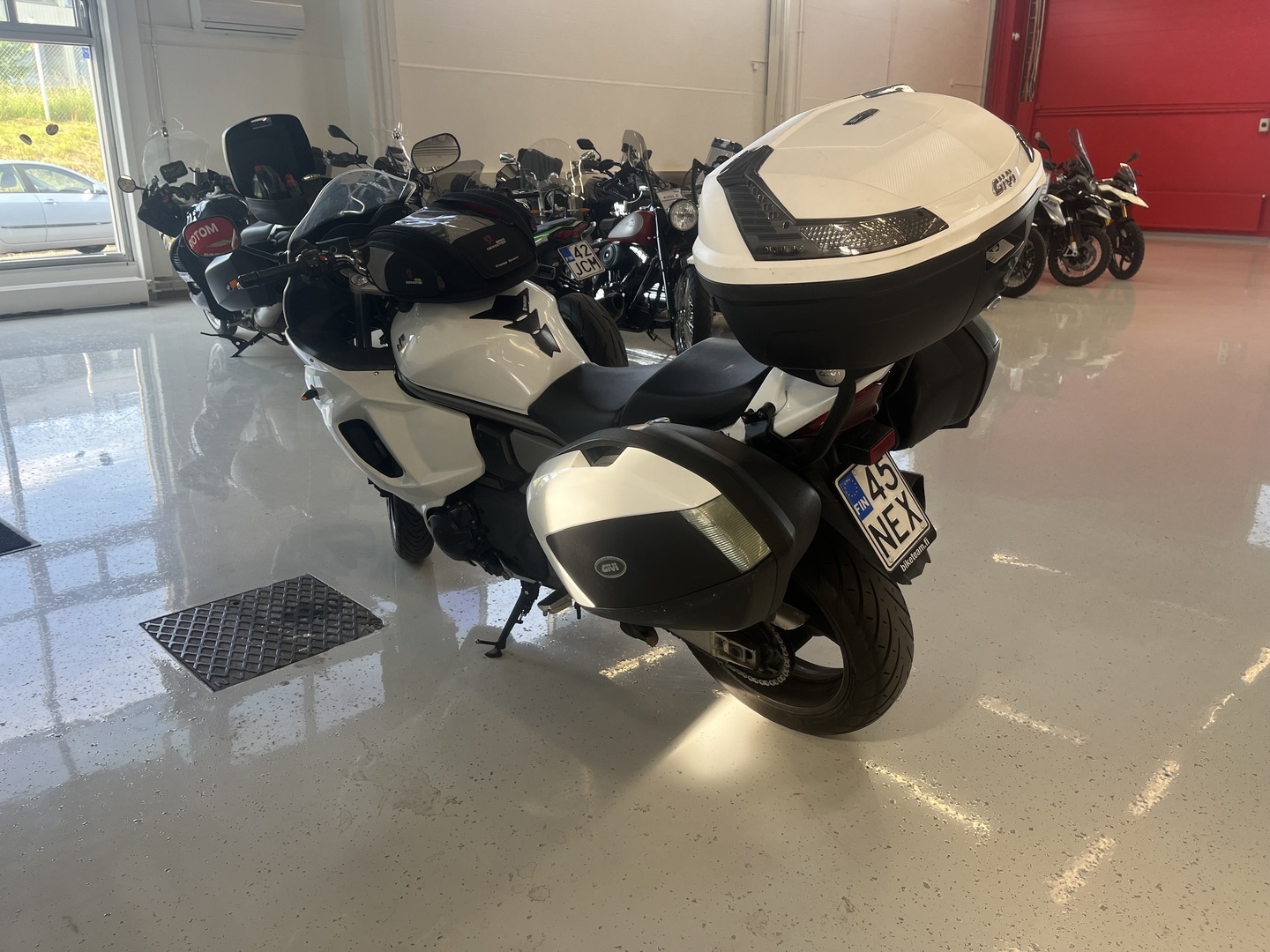 Suzuki - GSX - 1250 FA // Juuri Saapunut! / 4x laukut / Suomi-pyörä / ABS / Huoltokirja // - Moottoripyörä