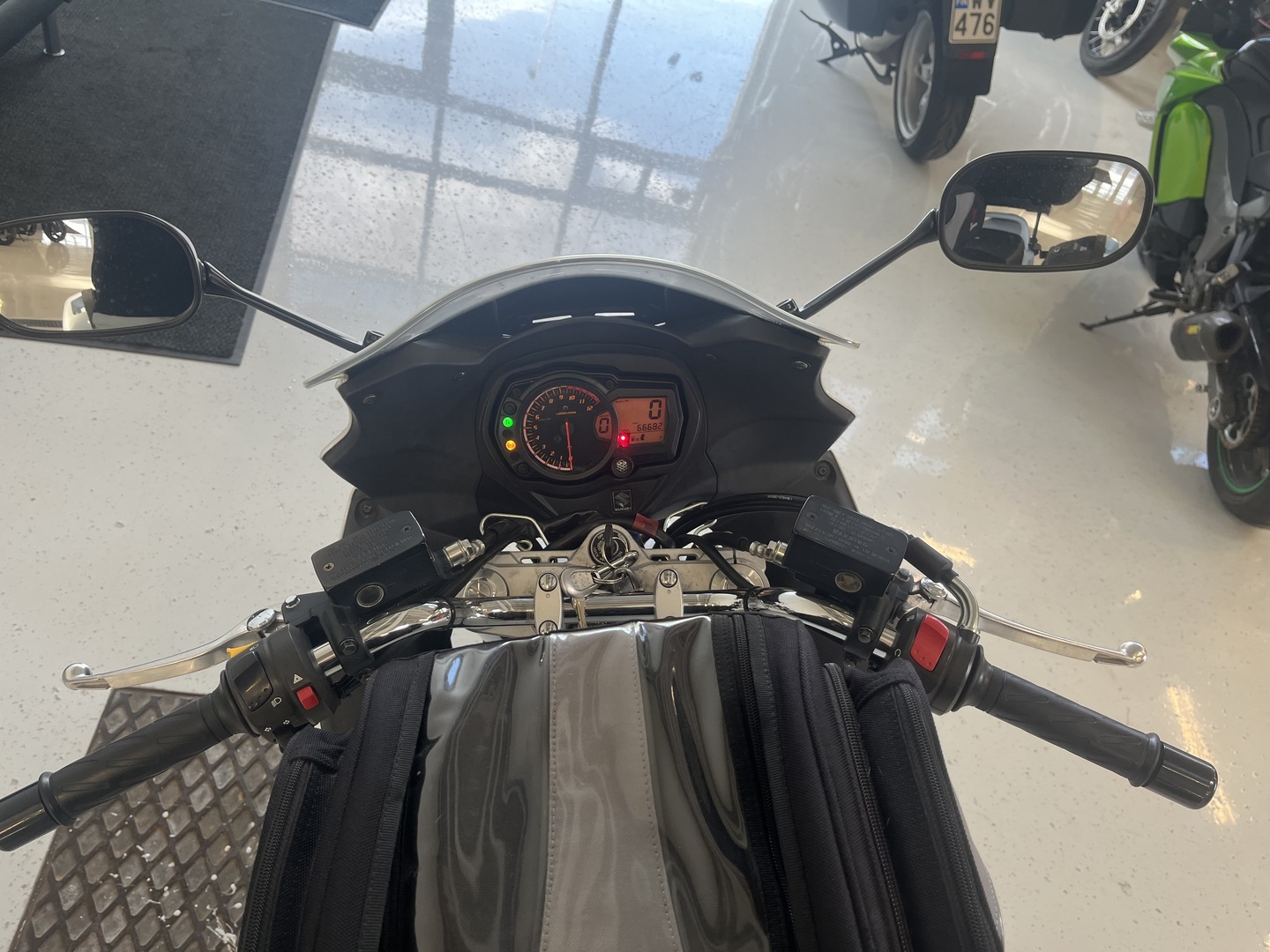Suzuki - GSX - 1250 FA // Juuri Saapunut! / 4x laukut / Suomi-pyörä / ABS / Huoltokirja // - Moottoripyörä