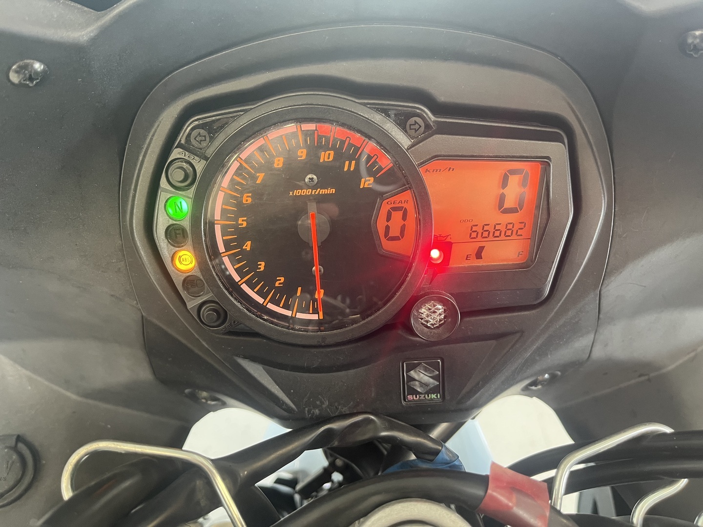 Suzuki - GSX - 1250 FA // Juuri Saapunut! / 4x laukut / Suomi-pyörä / ABS / Huoltokirja // - Moottoripyörä