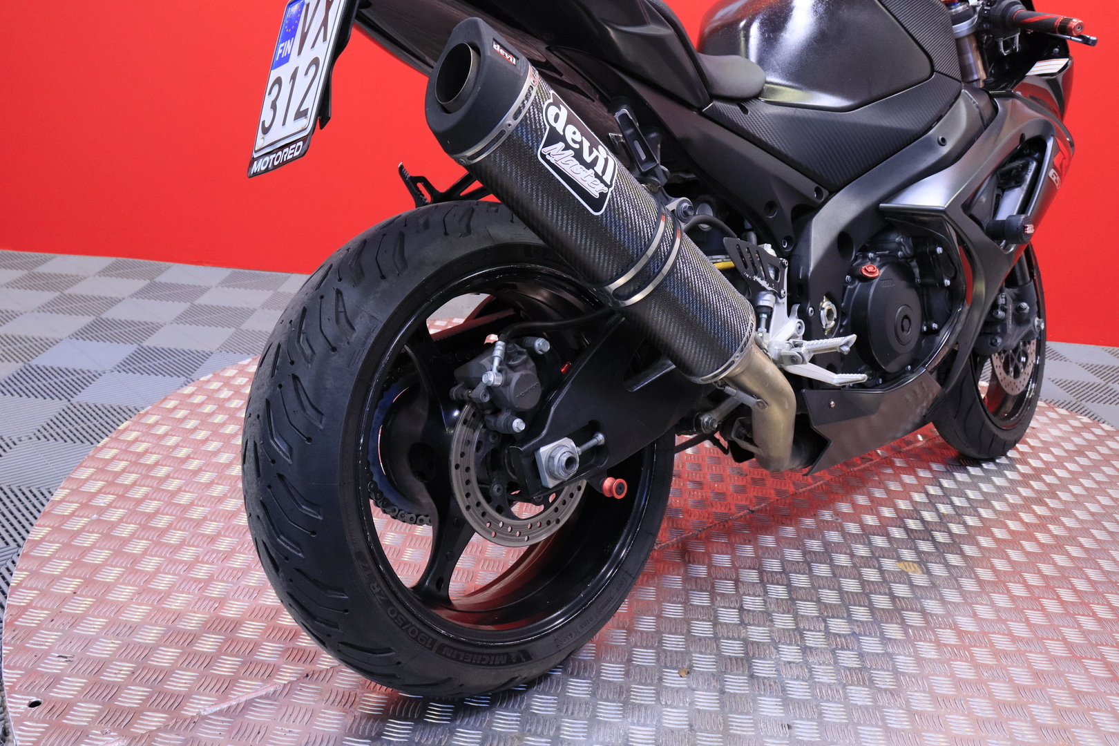 Suzuki - GSX-R - 1000 // Juuri saapunut! / Huoltokirja / Devil // - Moottoripyörä