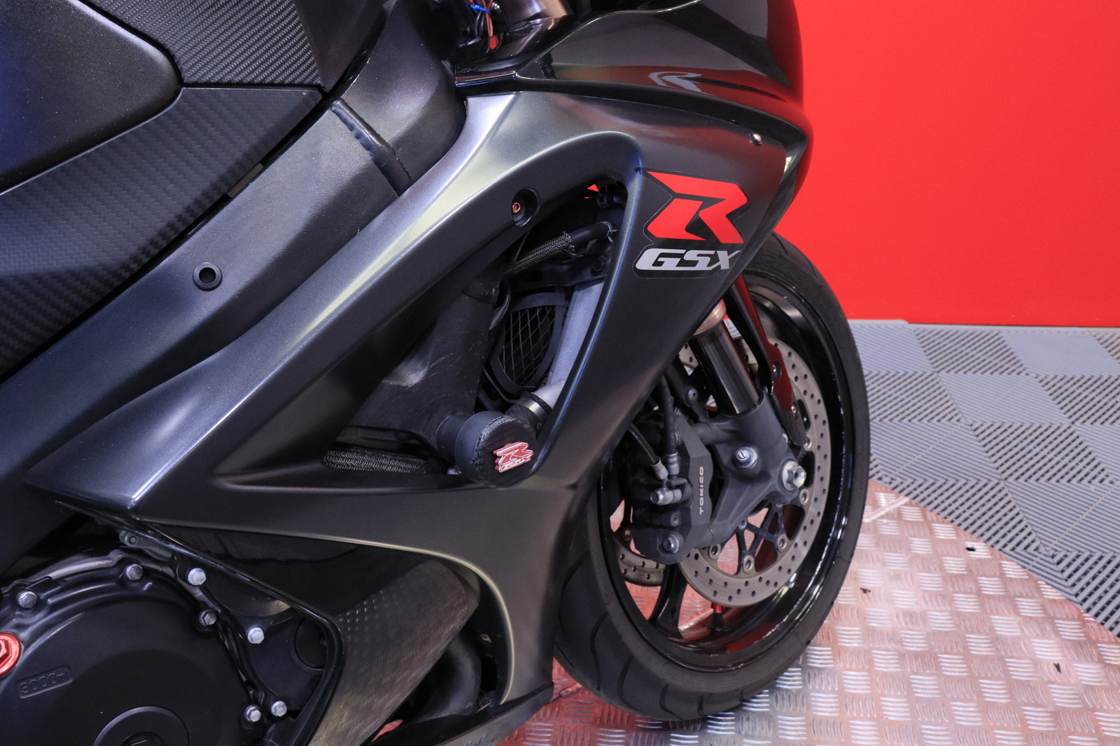 Suzuki - GSX-R - 1000 // Juuri saapunut! / Huoltokirja / Devil // - Moottoripyörä