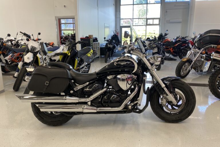Suzuki Intruder