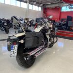 Suzuki - INTRUDER - M800 // Juuri sapunut / Sivulaukut / Huoltokirja / Sissy / Kaatumaraudat // - Moottoripyörä