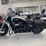 Suzuki - INTRUDER - M800 // Juuri sapunut / Sivulaukut / Huoltokirja / Sissy / Kaatumaraudat // - Moottoripyörä
