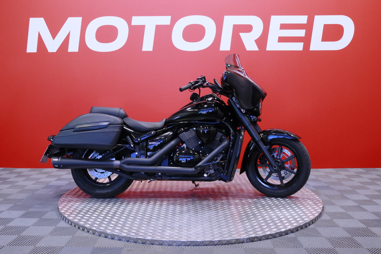 Suzuki - VL - C 1500T // Freedom-Putkisto / Huoltokirja / Radio // - Moottoripyörä