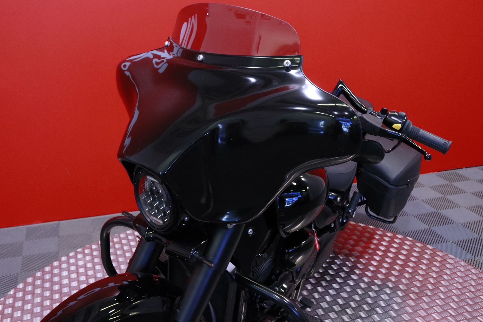 Suzuki - VL - C 1500T // Freedom-Putkisto / Huoltokirja / Radio // - Moottoripyörä