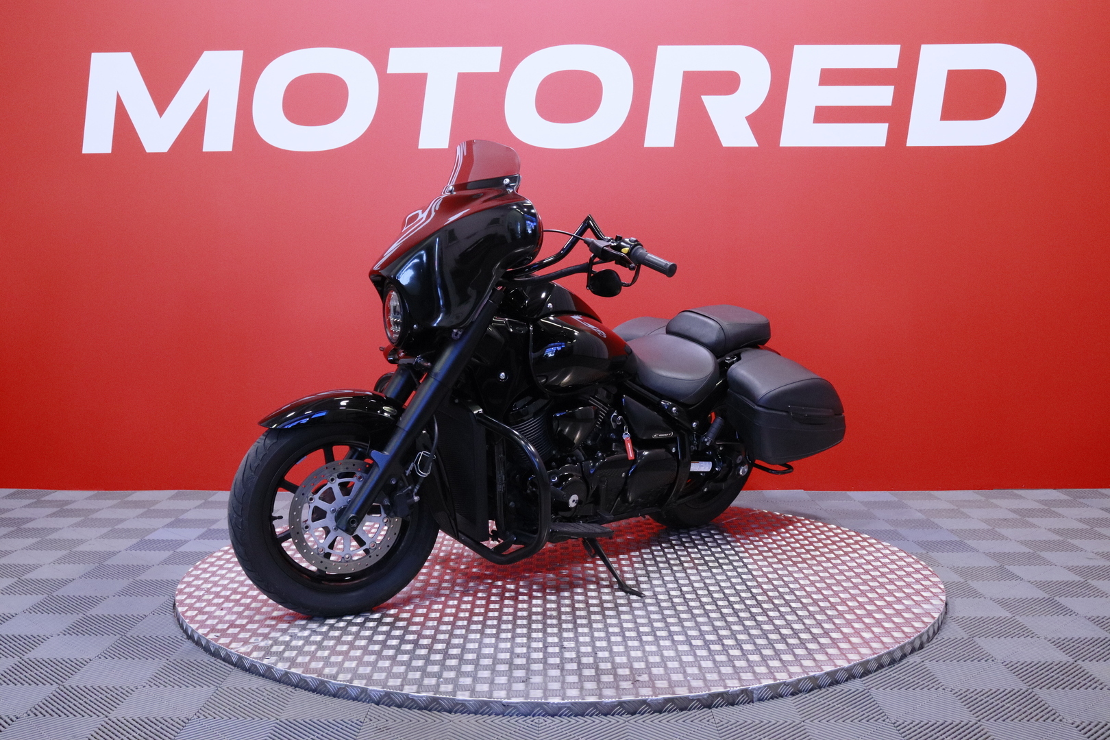 Suzuki - VL - C 1500T // Freedom-Putkisto / Huoltokirja / Radio // - Moottoripyörä