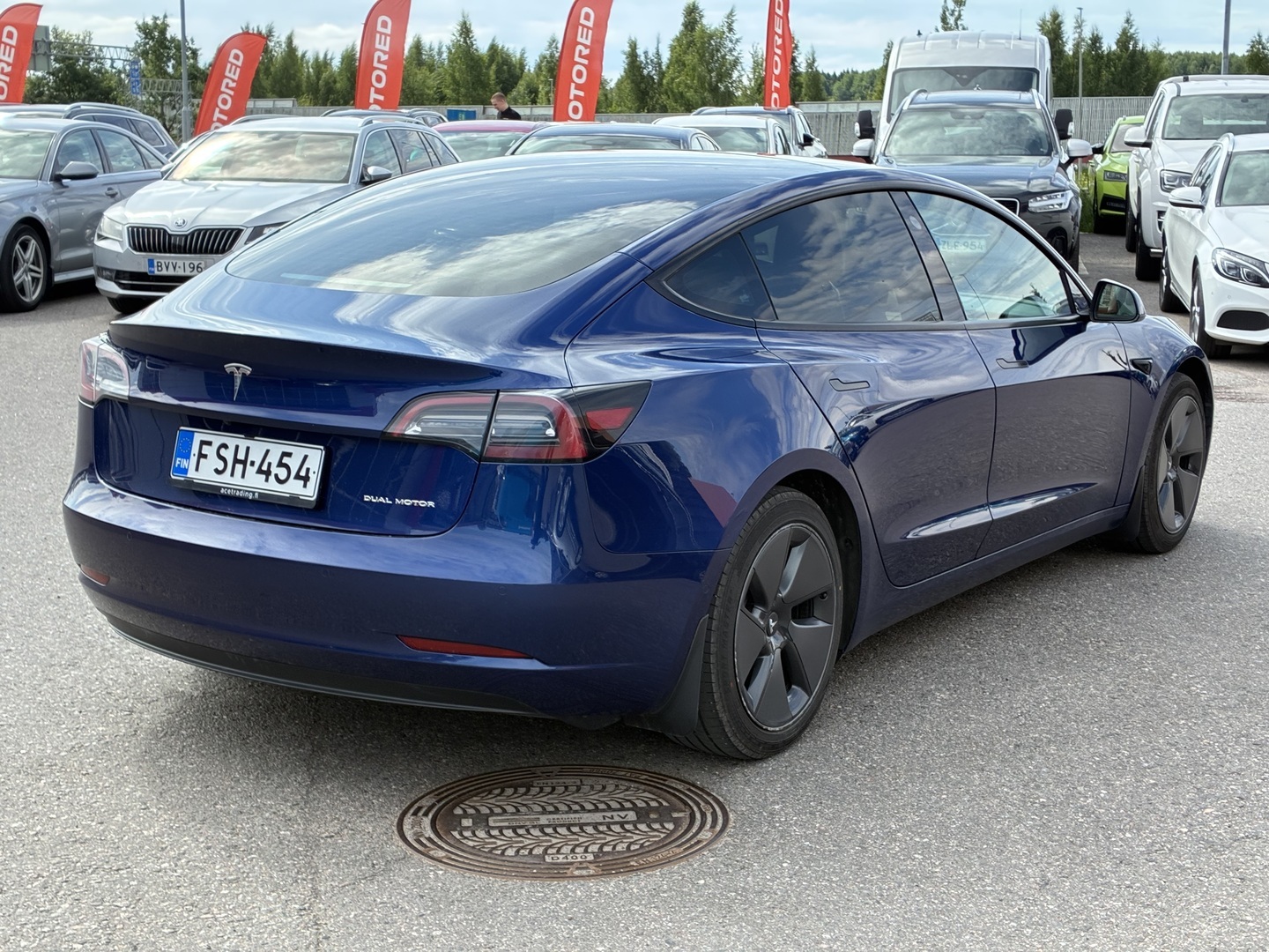 Tesla - Model 3 - Model 3 Long Range - Sedan