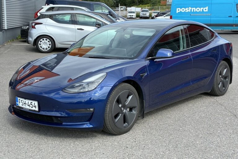 Tesla - Model 3 - Model 3 Long Range - Sedan
