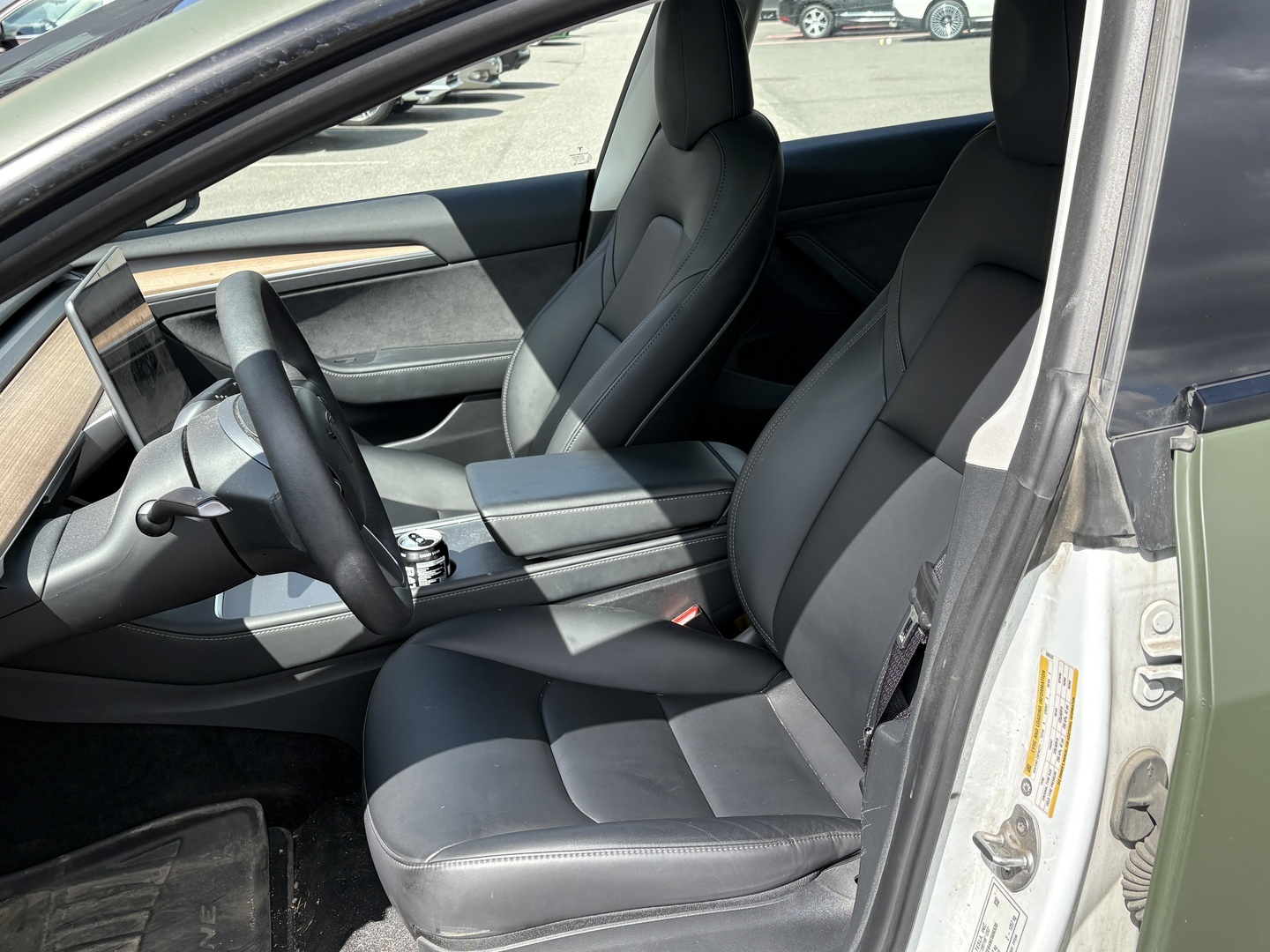 Tesla - Model 3 - Long Range - Sedan