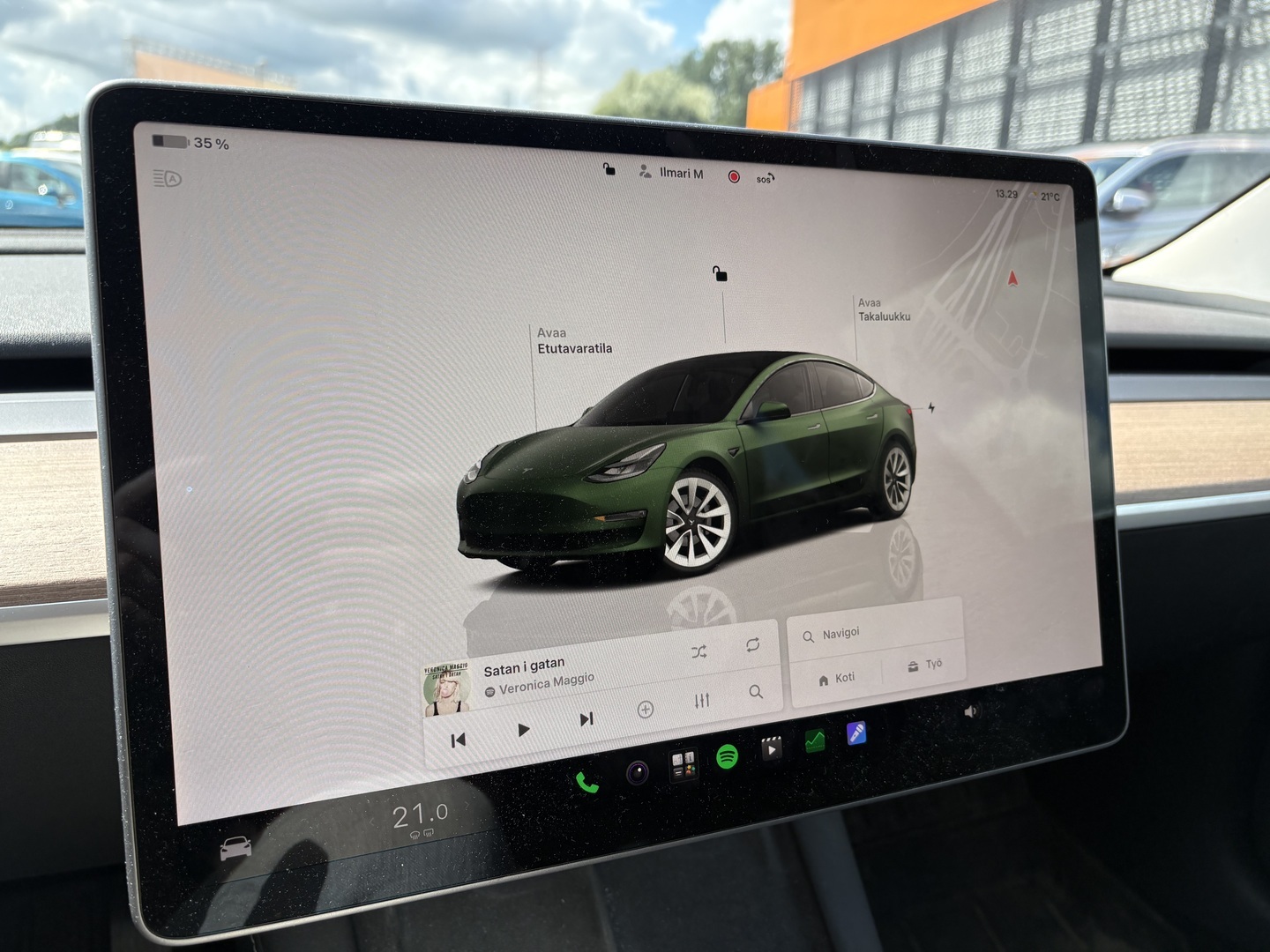 Tesla - Model 3 - Long Range - Sedan