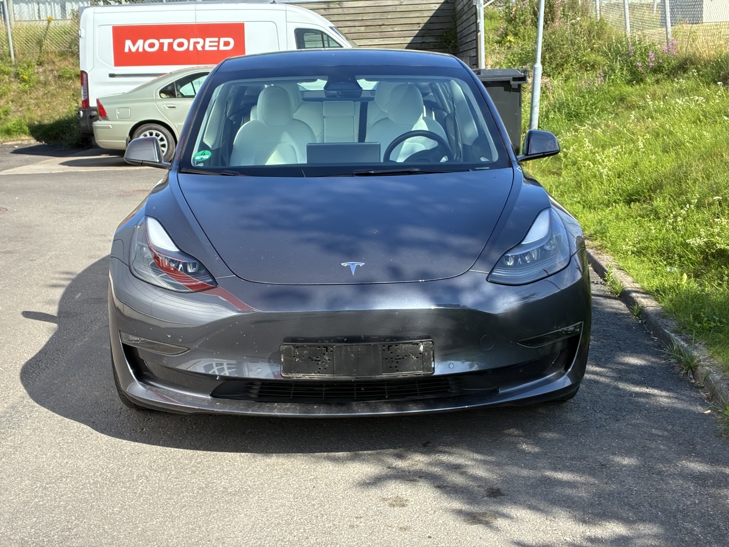 Tesla - Model 3 - Long Range - Sedan