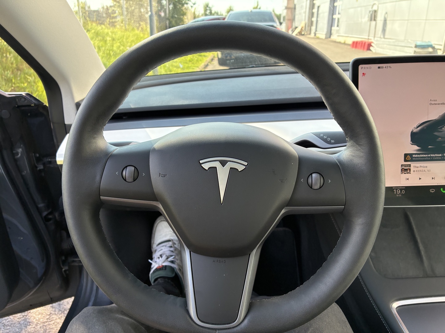 Tesla - Model 3 - Long Range - Sedan