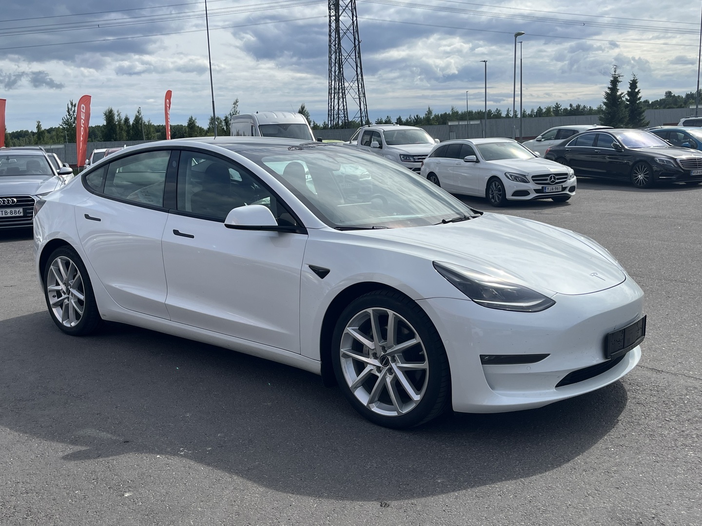 Tesla - Model 3 - Long Range - Sedan