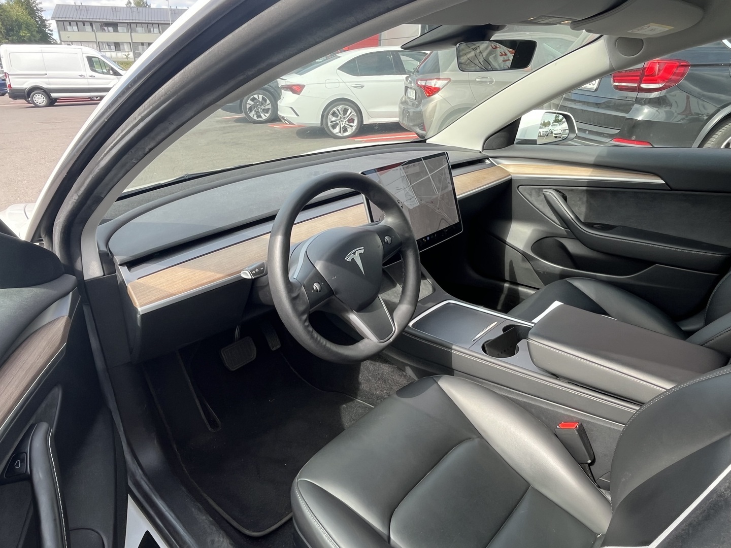 Tesla - Model 3 - Long Range - Sedan