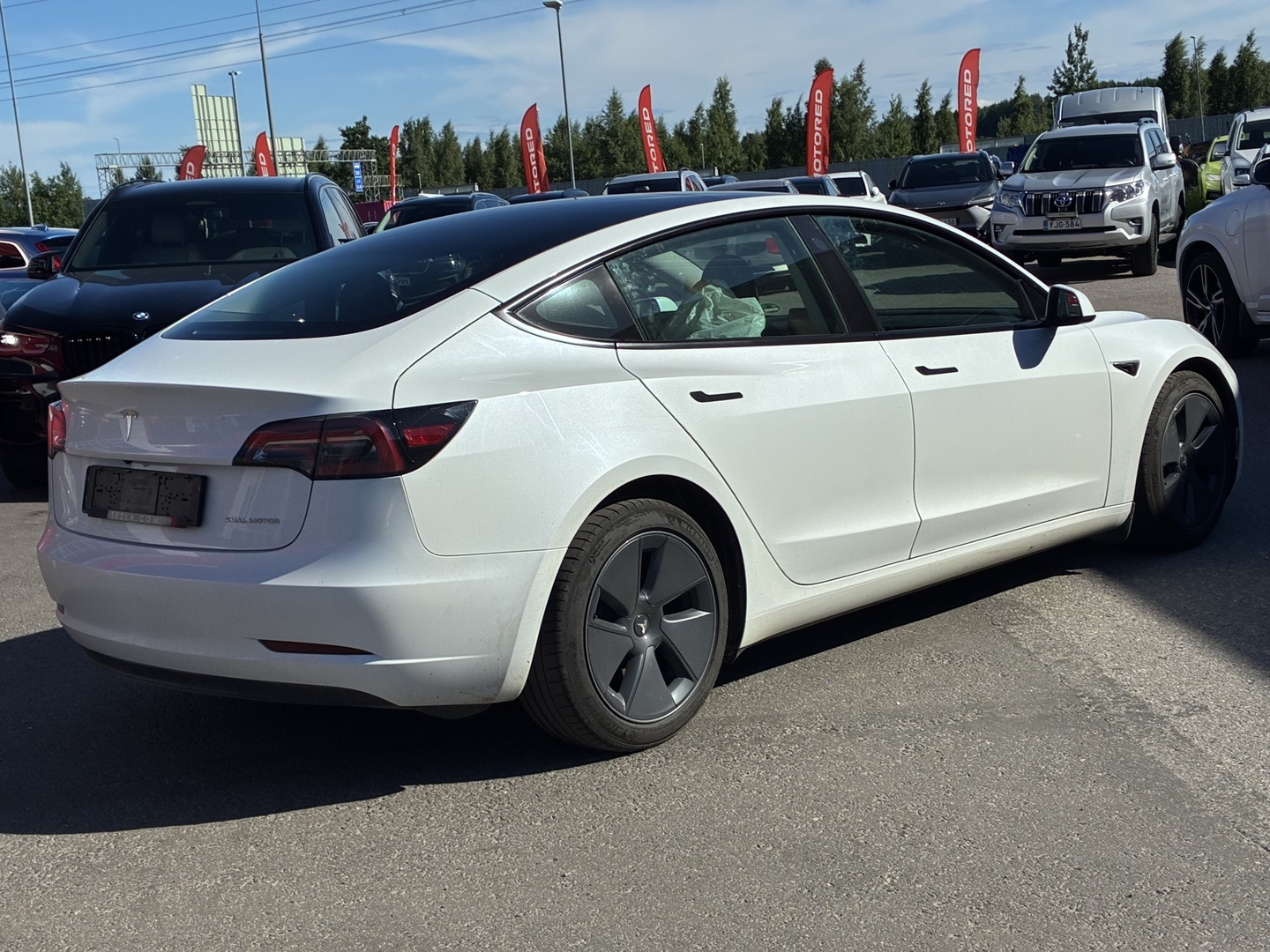 Tesla - Model 3 - Long Range - Sedan
